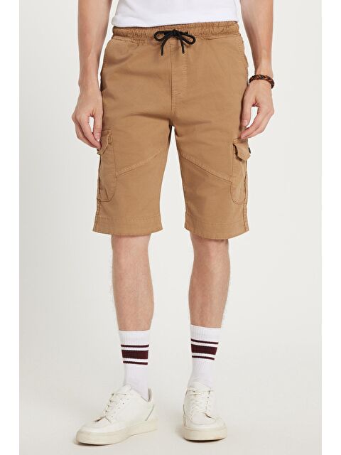 TUDORS Erkek Relax Fit Rahat Kesim %100 Pamuk Kargo Cep Camel Kapri Şort - S000521991-4557