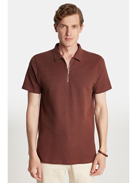 TUDORS Erkek Slim Fit Dar Kesim %100 Pamuk Fermuarlı Kahverengi Polo Yaka Tişört - S000519674-19413