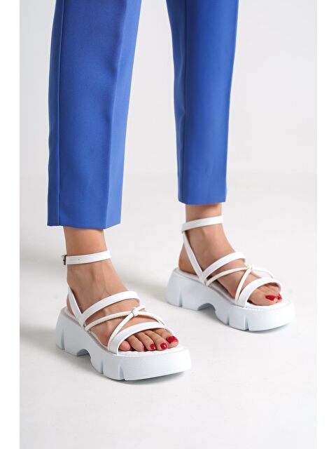 Capone Outfitters Amy Kalın Tabanlı Bilekten Bantlı Konfor Tabanlı Kadın Sandalet - S000175622-20063