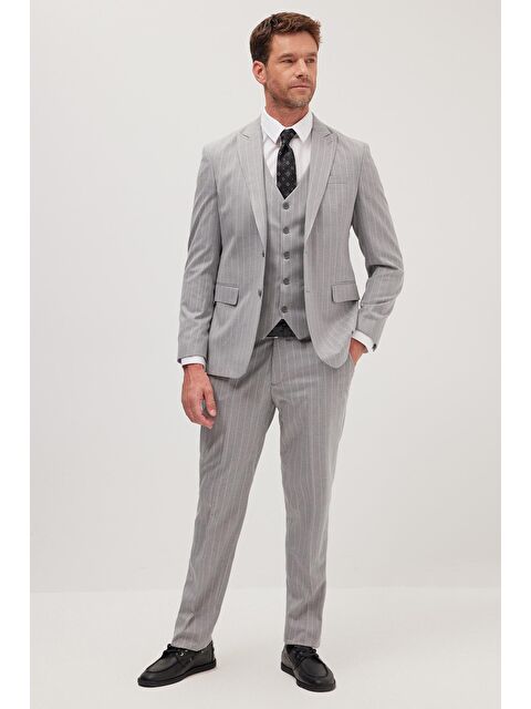 TUDORS Erkek Slim Fit Gri Esnek Elastanlı Kumaş Sivri Yaka Yelekli Takım Elbise - S000522016-20600