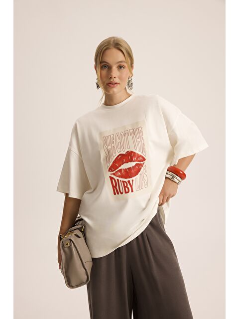 Mai Collection Lip Print Oversize Beyaz T-Shirt - S000517635-20063