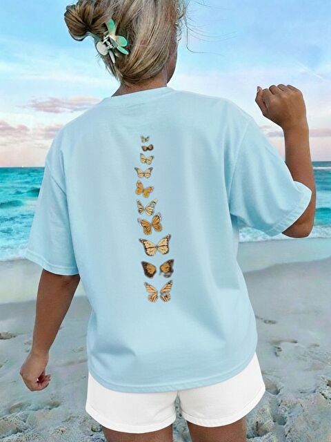 Trendseninle Kadın Bebe Mavisi Dikey Kelebekler Baskılı Oversize Tişört - S000517642-3642