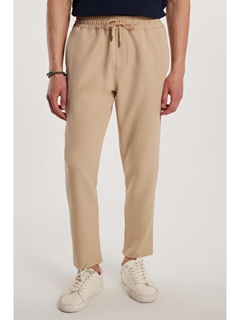 TUDORS Erkek Regular Fit Beli Lastikli Bağcıklı Jogger Bej Pantolon Rahat Kesim Yan Cepli - S000519743-19928