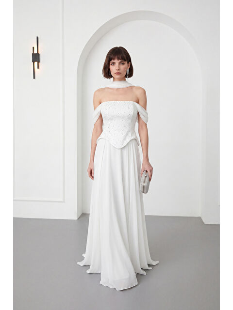 Lafaba Kadın Beyaz Şal Yaka Peplum Detay Uzun Şifon Abiye Elbise