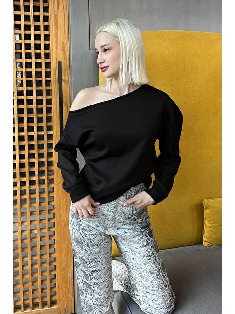 Madmext Siyah Kayık Yaka Basic Sweatshirt Mg2228 - S000299534-19351