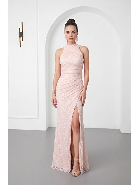 Lafaba Kadın Pudra Halter Yaka Yırtmaçlı Uzun Dantel Abiye Elbise