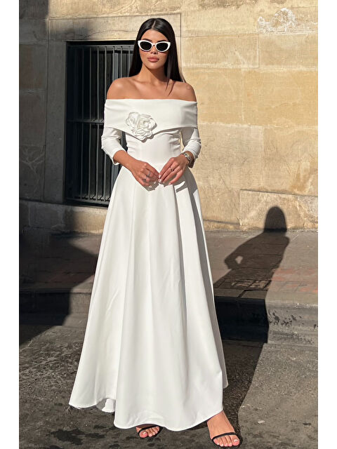 Lafaba Kadın Beyaz Madonna Yaka Gül Detaylı Davet Elbisesi