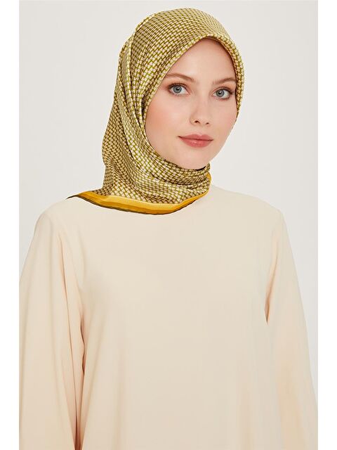 ARMİNE Klasik Desenli Sura Saf İpek Eşarp 9243D 06 32 - S000500418-20074