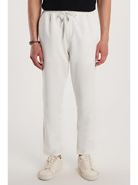 TUDORS Erkek Regular Fit Beli Lastikli Bağcıklı Jogger Beyaz Pantolon Rahat Kesim Yan Cepli - S000519768-20063