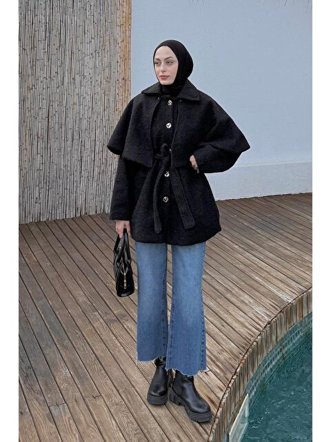 Lamelif Bağlama Detaylı Pelerinli Kaban Siyah - S000518459-19351