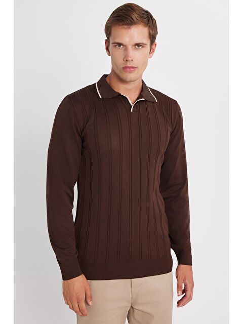 TUDORS Erkek Slim Fit Dar Kesim Çizgi Detaylı Kahverengi Polo Yaka Kazak - S000519802-19413