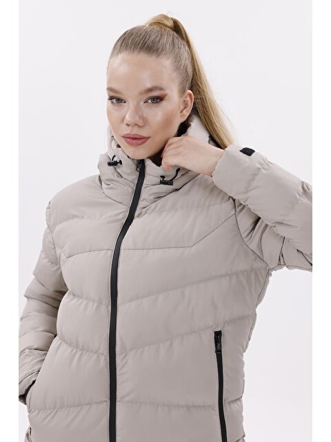 Freemen Kadın Kapüşonlu Astarlı Su Geçirmez Rüzgara Dayanıklı Şişme Mont Kaban Parka - S000459483-25636