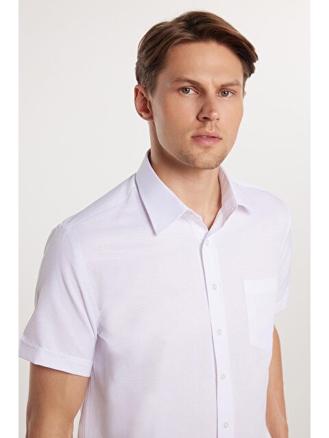 TUDORS Erkek Regular Fit Klasik Kesim Kısa Kollu Pamuklu Tek Cepli Armürlü Beyaz Gömlek