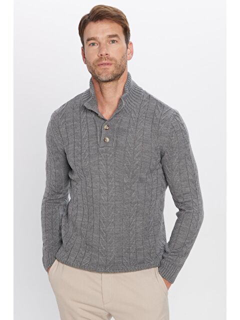 TUDORS Erkek Slim Fit Dar Kesim Yumuşak Dokulu Desenli Dik Yaka Düğmeli Triko Gri Kazak - S000314809-20600