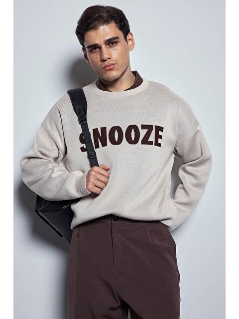 Abluka Online Erkek Oversize Yazı Baskılı Kazak Bej - S000487347-19928