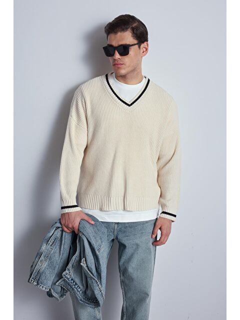 Abluka Online Erkek V Yaka Oversize Kontrast Detaylı Kazak Bej - S000446675-19928