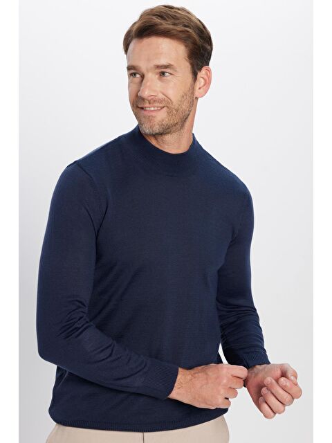 TUDORS Erkek Standart Fit Normal Kesim Yarım Balıkçı Yaka Düz Lacivert Triko Kazak