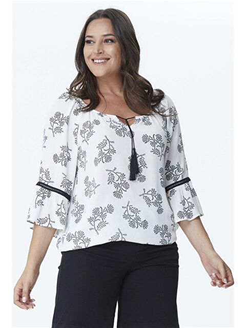 Mylinemoda Yuvarlak Yaka Kontrast Aksesuarlı Bluz - S000239779-20063