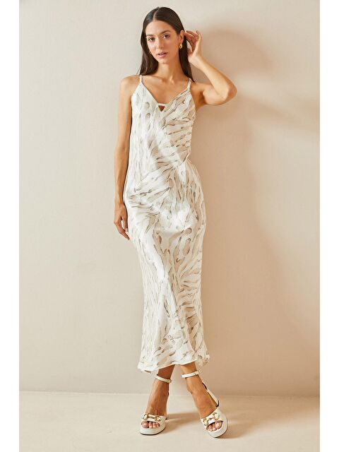 Xhan Bej Sırt Detaylı Desenli İp askılı Saten Elbise 5YXK6-48793-25 - S000226022-19928