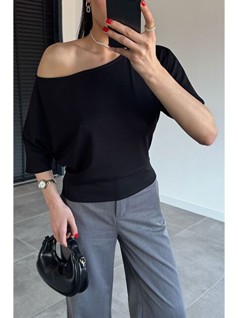 Gülseli Kadın Kayık Yaka Bluz