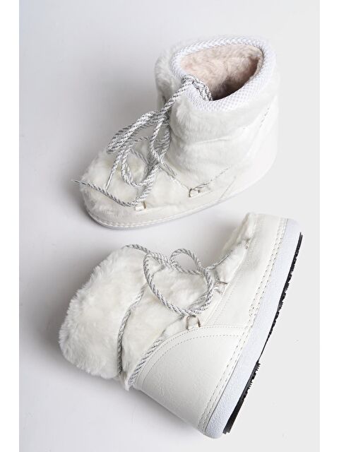 Capone Outfitters Yuvarlak Burunlu Kalın Tabanlı Kürklü Kadın Kar Botu - S000124498-20063