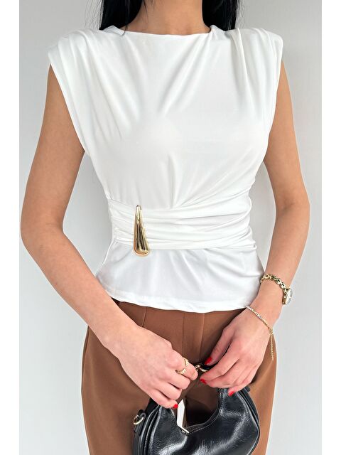 Gülseli Kadın Vatkalı Sıfır Kol Bluz