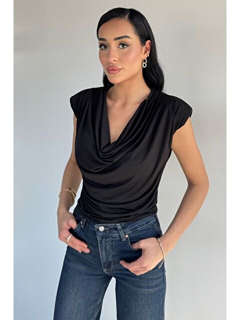 Gülseli Kadın Omuz Vatkalı Degaje Yaka Bluz