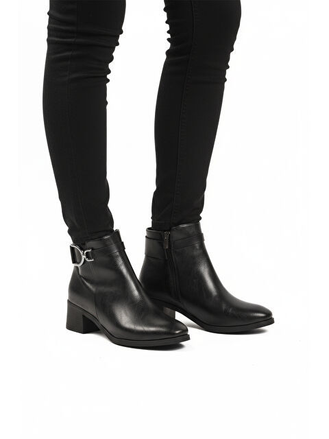 Ayakmod Siyah Cilt Fermuarlı Kaymaz Polarlı Kadın Topuklu Bot 417637 Z - S000458270-37437