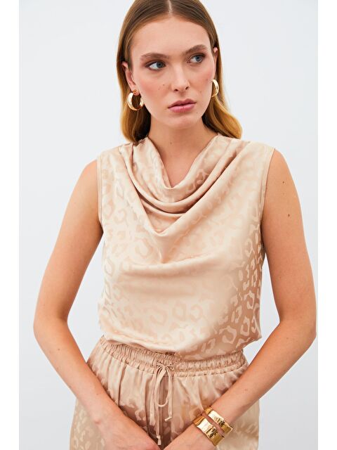 SATEEN Degaje Yaka Kolsuz Bluz - Camel - S000323445-4557