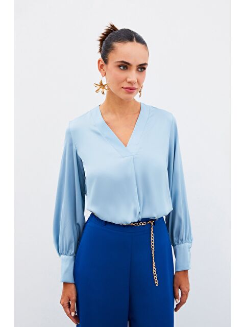 SATEEN V Yaka Saten Bluz - Bebe Mavi - S000323088-3642