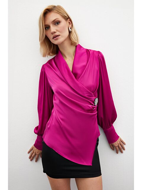 SATEEN Broşlu Kruvaze Bluz - Fuşya - S000323393-18686