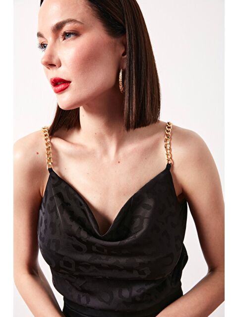 SATEEN Zincir Askılı Saten Bluz - Siyah - S000323400-19351
