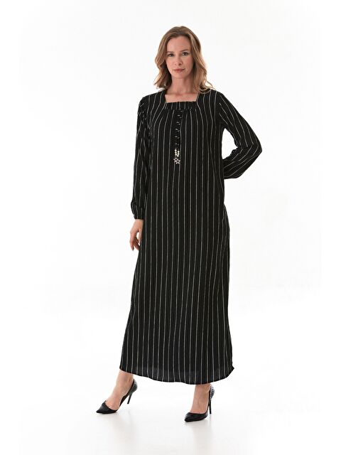 Fullamoda Çizgili Büyük Beden Yıldız Aksesuarlı Elbise - S000380754-19351