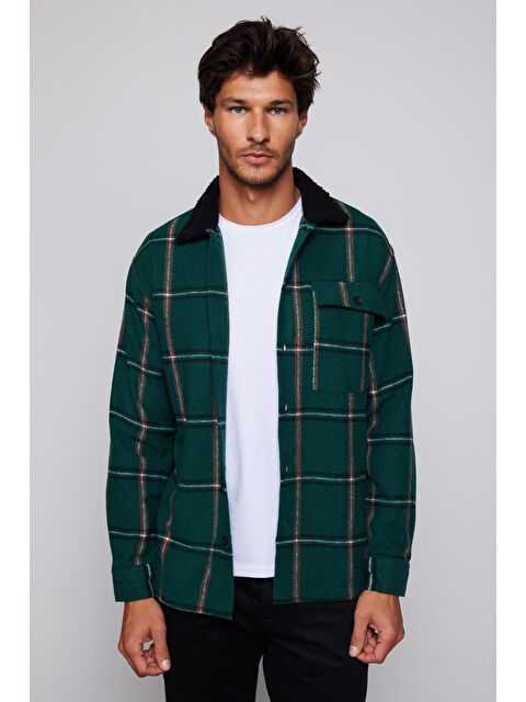 TUDORS Relax Fit Rahat Kalıp Peluş Yaka Erkek Gömlek