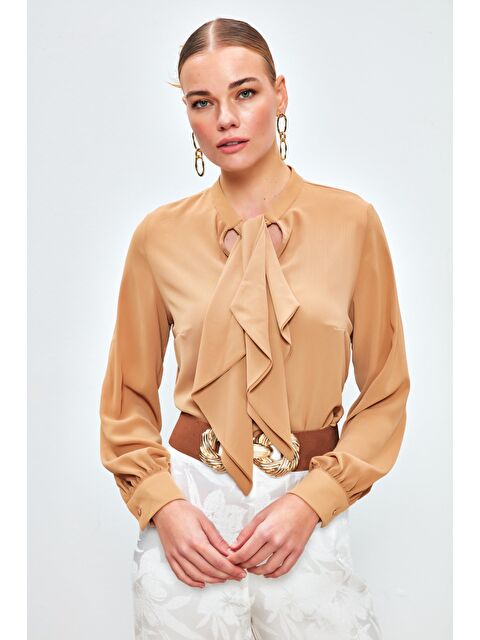 SATEEN Fular Detaylı Salaş Bluz - Camel - S000323151-4557