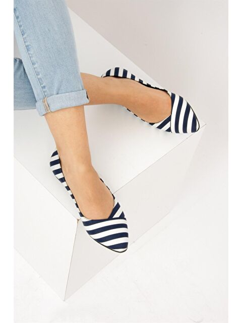 Fox Shoes Lacivert/Beyaz Kadın Babet F726803204 - S000032091-37341