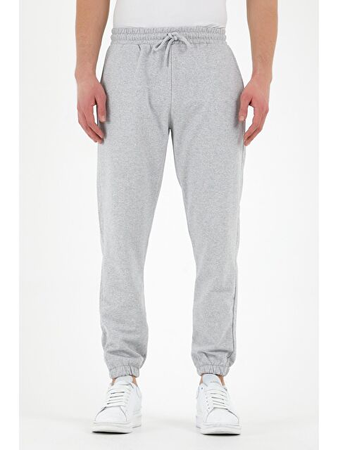 Mmetalic Gri  Erkek Büyük Beden Jogger Eşofman Altı Etiketli Arka ve Yan Cepli Regular Fit Lastik Paça - S000286966-20600