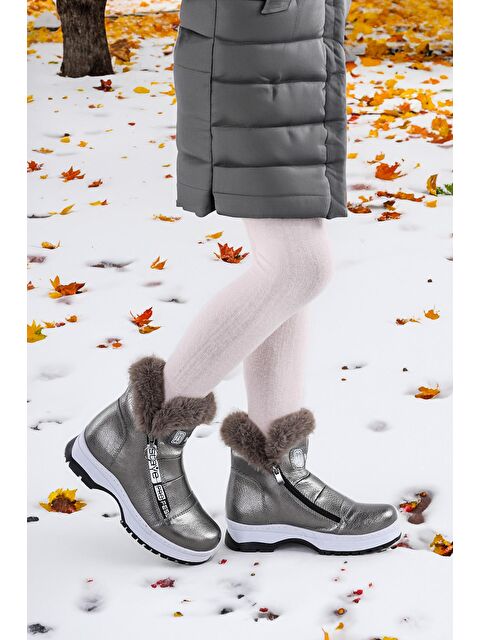 Kiko Kids 250 Rugan Çatlak Fermuarlı Kız Çocuk Bot Ayakkabı - S000084544-26405