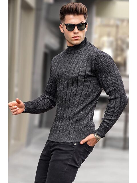 Madmext Siyah Yarım Balıkçı Yaka Triko Kazak 5761 - S000031514-19351