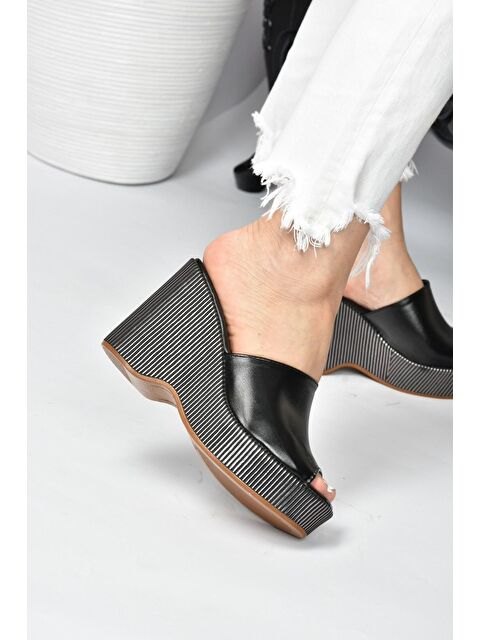 Fox Shoes K250101509 Siyah Kadın Terlik - S000052802-19351