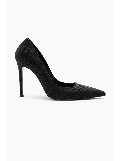 TONNY BLACK Kadın Siyah Neolit Taban Desenli Sivri Burunlu Yüksek Topuklu Ayakkabı