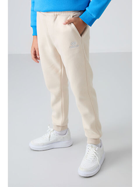 Tommylife Bej Pamuklu Kalın İçi Tüylü Yumuşak Dokulu Standart Fit Nakışlı Erkek Çocuk Eşofman Alt - 11224 - S000330226-19928