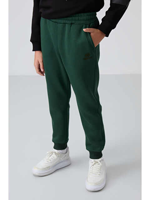 Tommylife Çam Yeşil Pamuklu Kalın İçi Tüylü Yumuşak Dokulu Standart Fit Nakışlı Erkek Çocuk Eşofman Alt - 112 - S000330226-18194