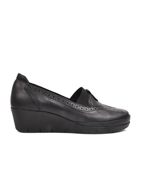 Ayakmod 888 Siyah Kadın Hakiki Deri Günlük Ayakkabı - S000026228-19351