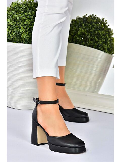 Fox Shoes Siyah Kalın Platform Topuklu Kadın Ayakkabı M404100809 - S000044241-19351