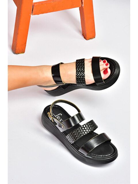 Fox Shoes Siyah Günlük Kadın Sandalet M291082603 - S000044280-19351