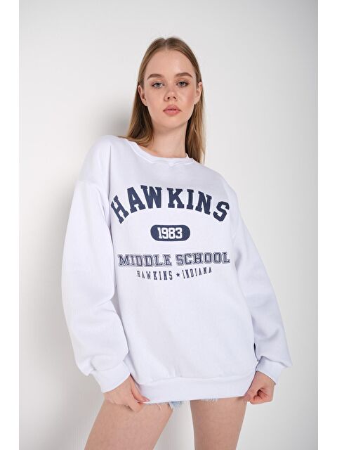 Trendseninle Kadın Beyaz Hawkins Baskılı Oversize Sweatshirt 000 - S000106895-20063