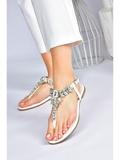 Fox Shoes Beyaz Taşlı Parmak Arası Kadın Sandalet M272006009 - S000044396-20063