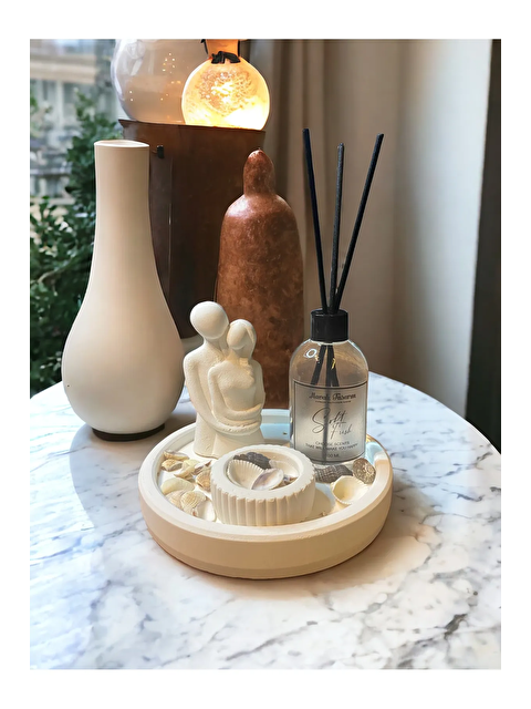 Havalı Tasarım Beyaz Renk Özel Tasarım Oda Kokulu Ve Biblolu , Mumluklu Standlı Aksesuar Seti - S000158431-20063