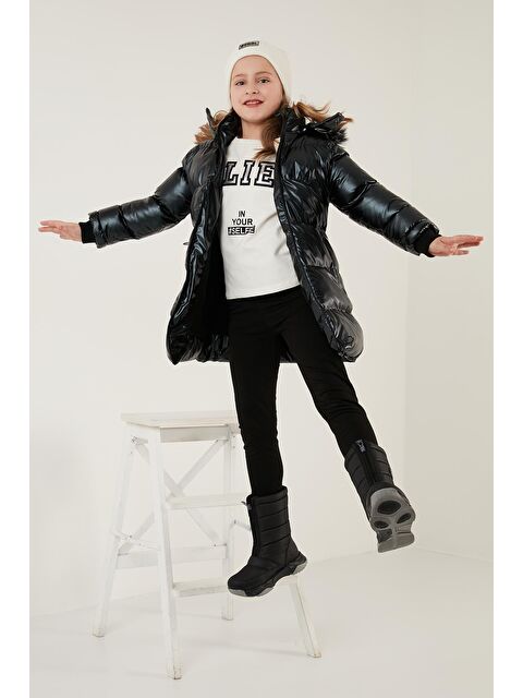 Lela Peluş Astarlı Yakası Suni Kürklü Çıkarılabilir Kapüşonlu Kışlık Mont 5761908 - S000000751-19351